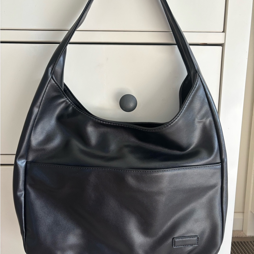 Elegant Black Shoulder Bag